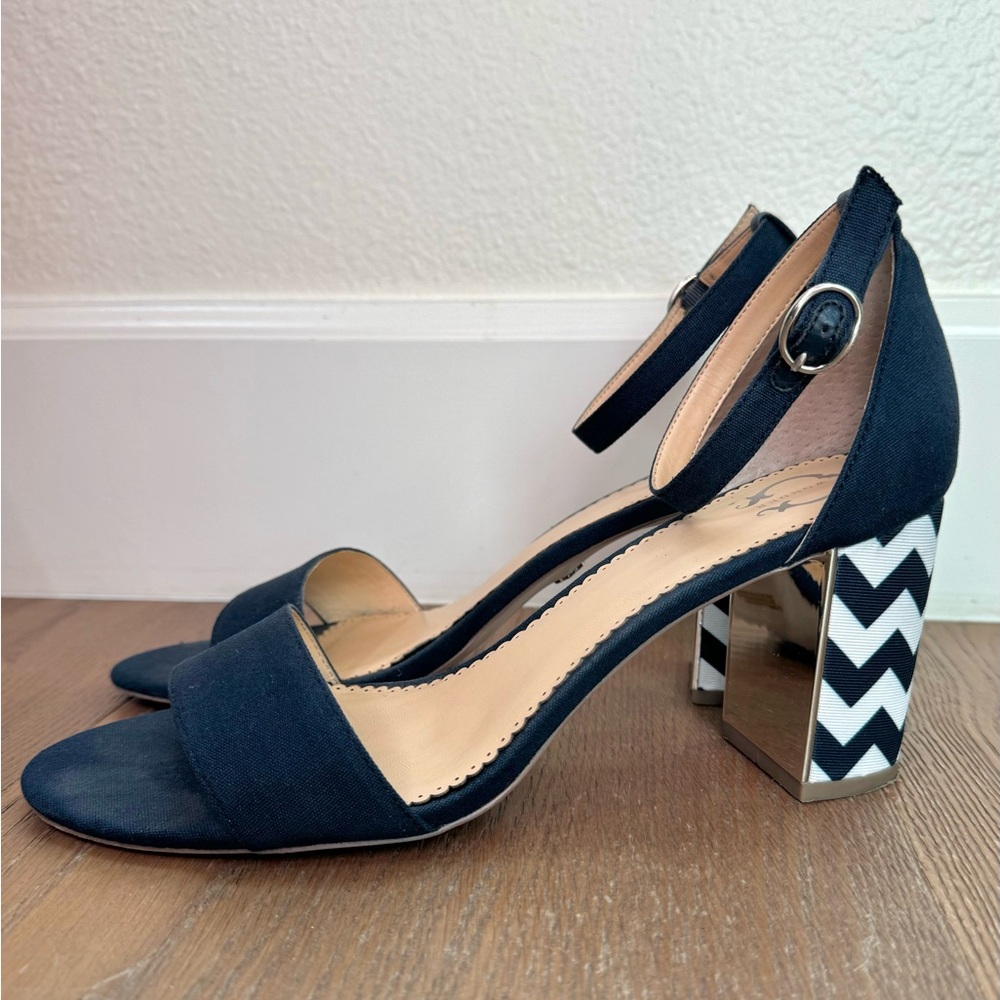 C. Wonder navy and white chevron block heel sandals size 9.5